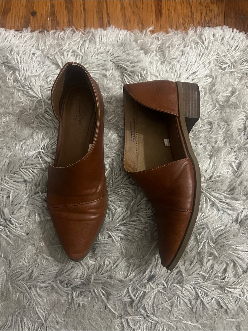 Universal Thread Women's Tan Leather Cut Out Loafers